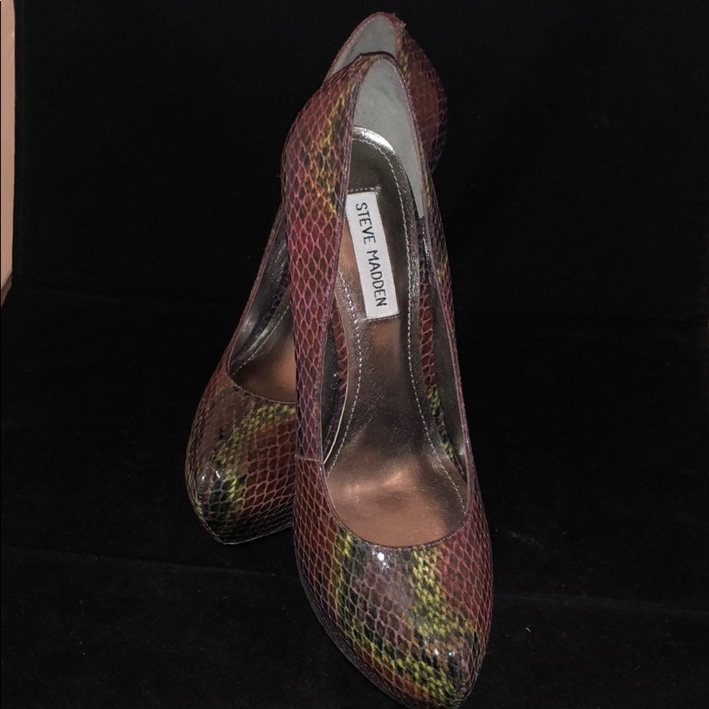 Steve Madden “FANTASHA” Heels